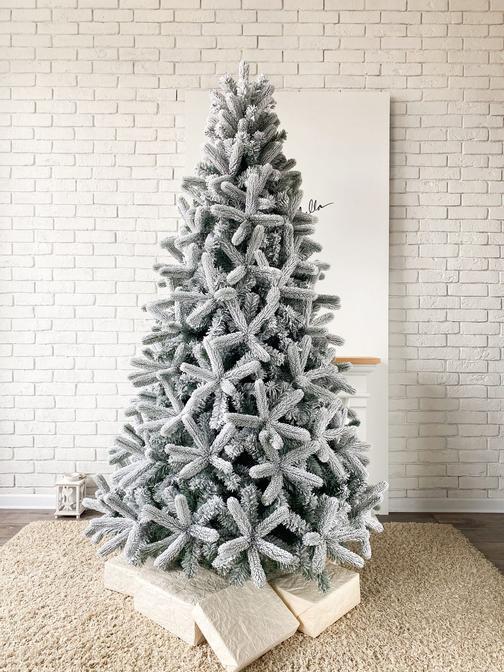 Ель «Русская Красавица» Заснеженная купить в Москве недорого - Компания ...