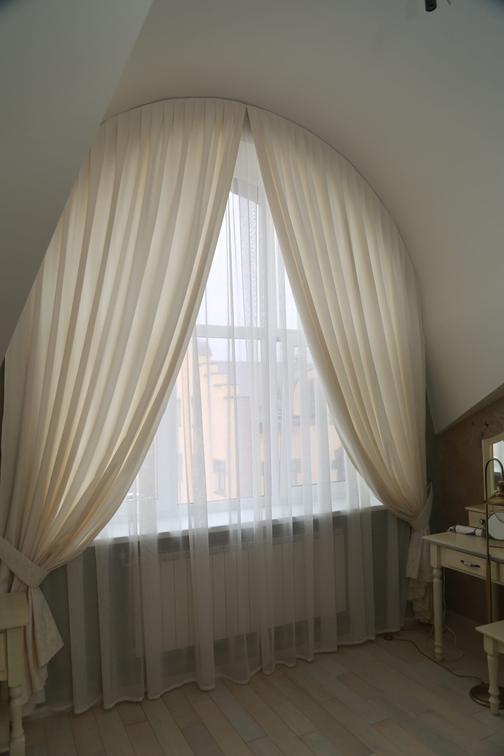 Карнизы для арок, косых окон
