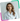 Счастливая студентка колледжа улыбается, работает за ноутбуком, проходит обучение по управлению бухгалтерским учетом