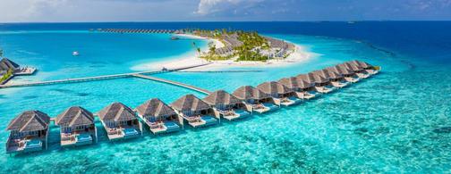 Мальдив аралындағы жалаңаш әйелдер