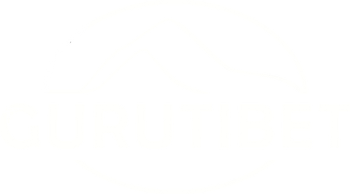 Қызғылт іш киімдегі жалаңаш