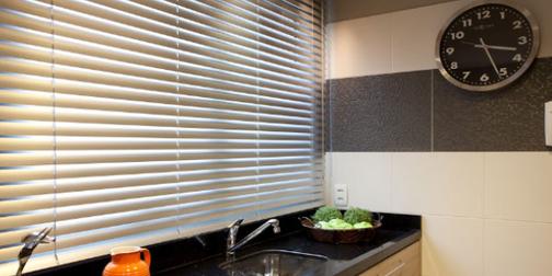 Жалюзи горизонтальные на пластиковые окна в Туле, каталог штор с фото и ...