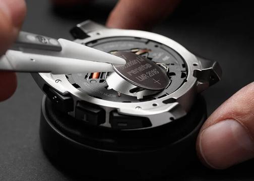 Замена батареек в швейцарских часах - профессиональный сервис в Москве ...