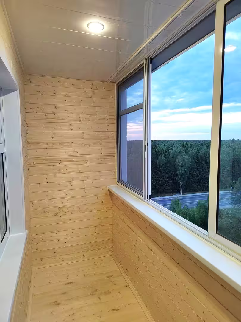 Остекление балкона с закруглением холодное