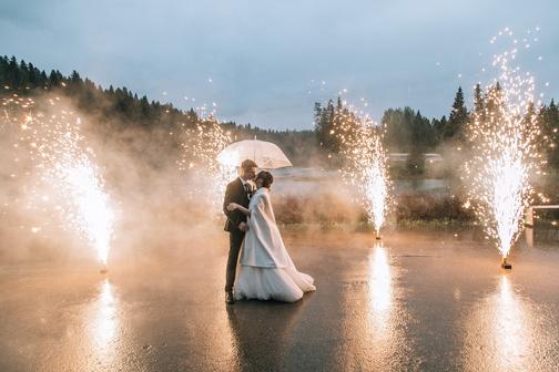 Спецэффекты на вашу свадьбу. Холодные фонтаны.